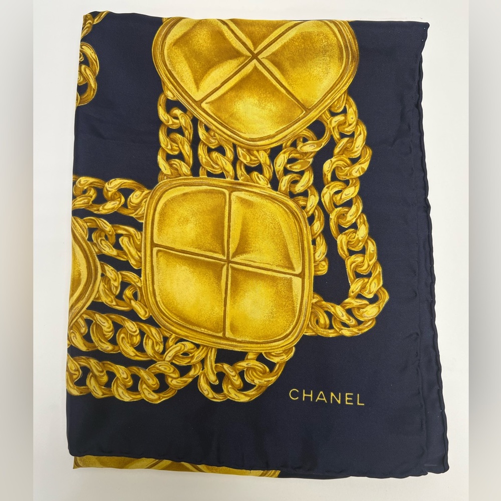 Chanel silk scarf - Picture 2 of 3